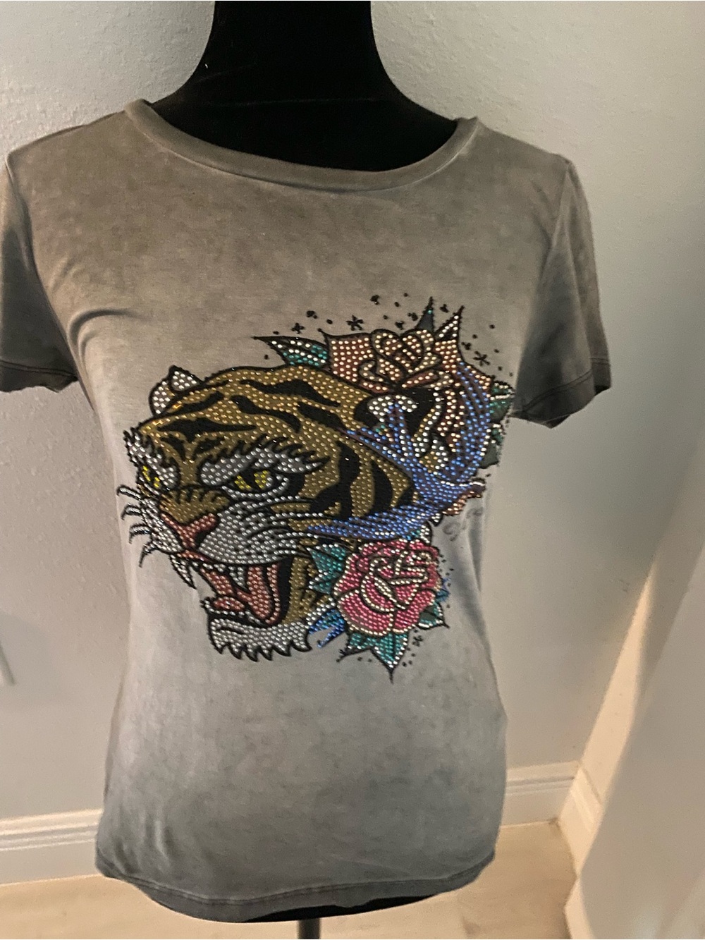 GUESS Gray Studded Tiger & Rose Graphic Tee